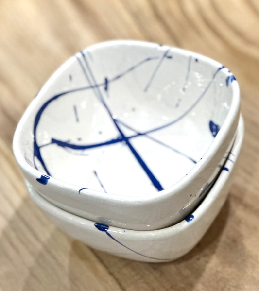 Blue and white square bowl with round corners