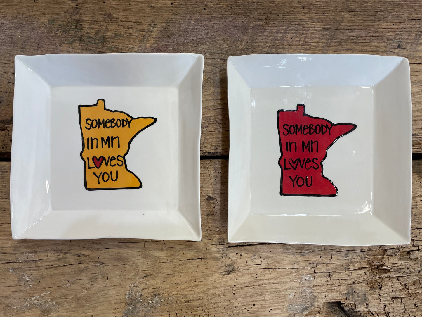 MN Square Lifted Plate - "Somebody in MN Loves You"