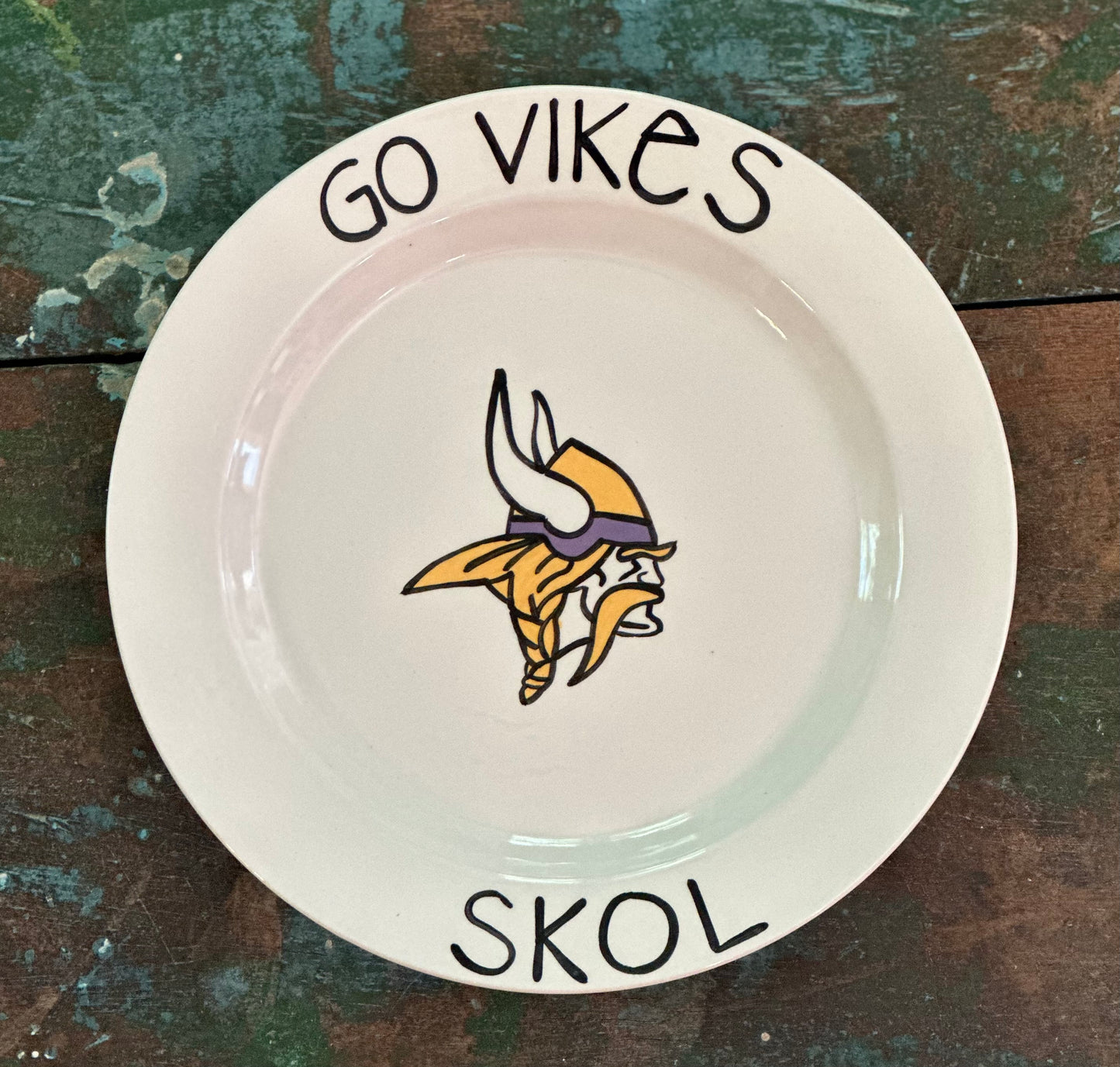Medium Round Vikings Plate