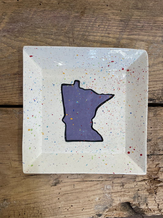 MN Square Lifted Plate